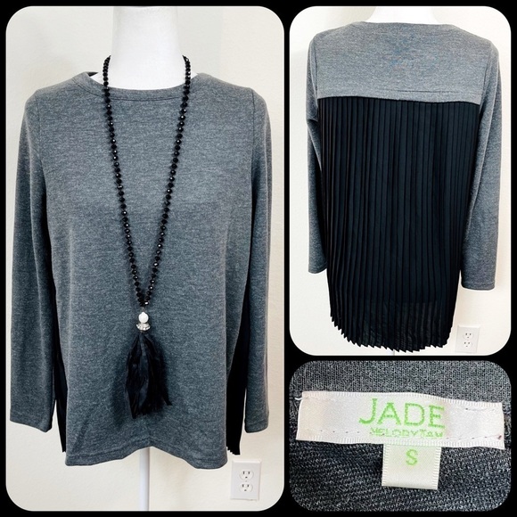 JADE MELODY TAM Gray Black Accordion Back Sweater - Picture 1 of 9